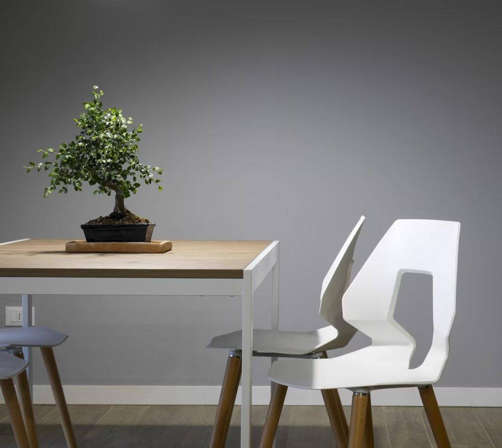 Meubles contemporains écologiques en bois recyclé